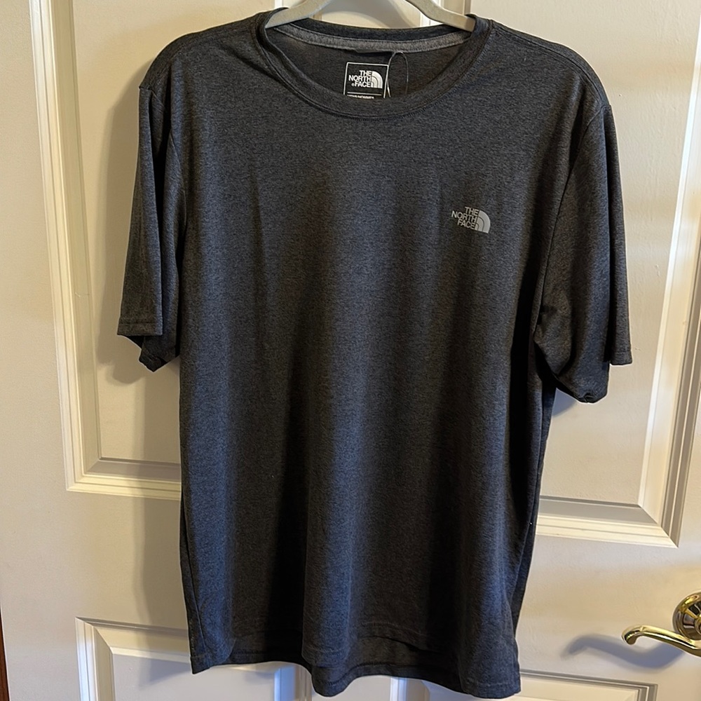 NWT Men’s TNF Reaxion Tee.  TNF Dark Gray Heather. Size Medium